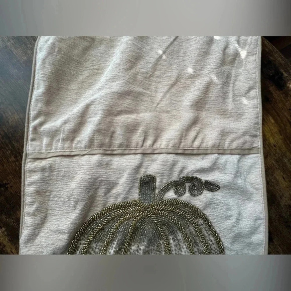 Family Gatherings | beaded pumpkin table runner - Picture 9 of 14